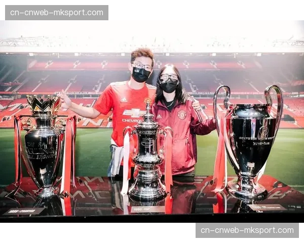 从梦剧场到伦敦碗：追踪一位曼联客场球迷的24小时远征之旅