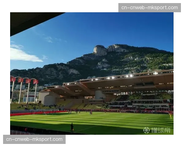 为应对极端天气，部分法甲球场将安装可伸缩顶棚